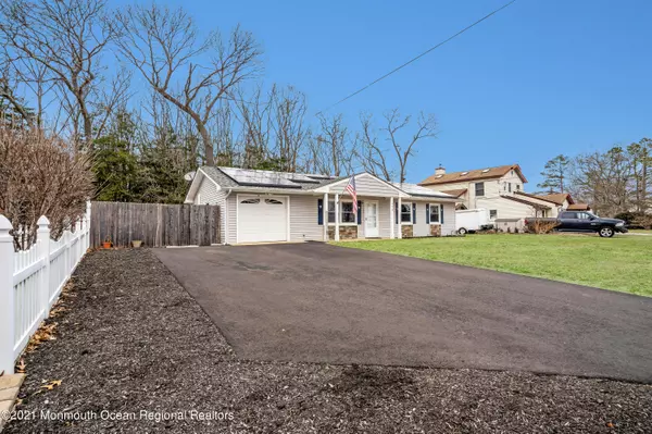 Lanoka Harbor, NJ 08734,776 Briar Road