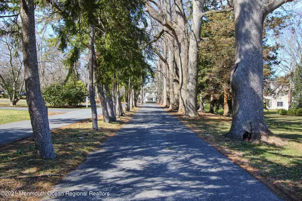 Rumson, NJ 07760,3 Tulip Tree Lane