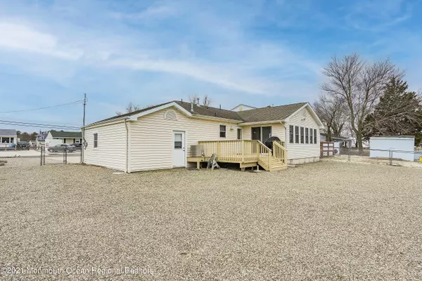 Lanoka Harbor, NJ 08734,606 Laurel Boulevard