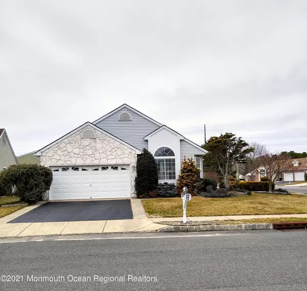 48 Portsmouth Drive, Toms River, NJ 08757