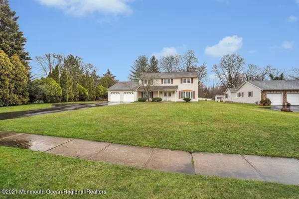 Manalapan, NJ 07726,28 Pease Road