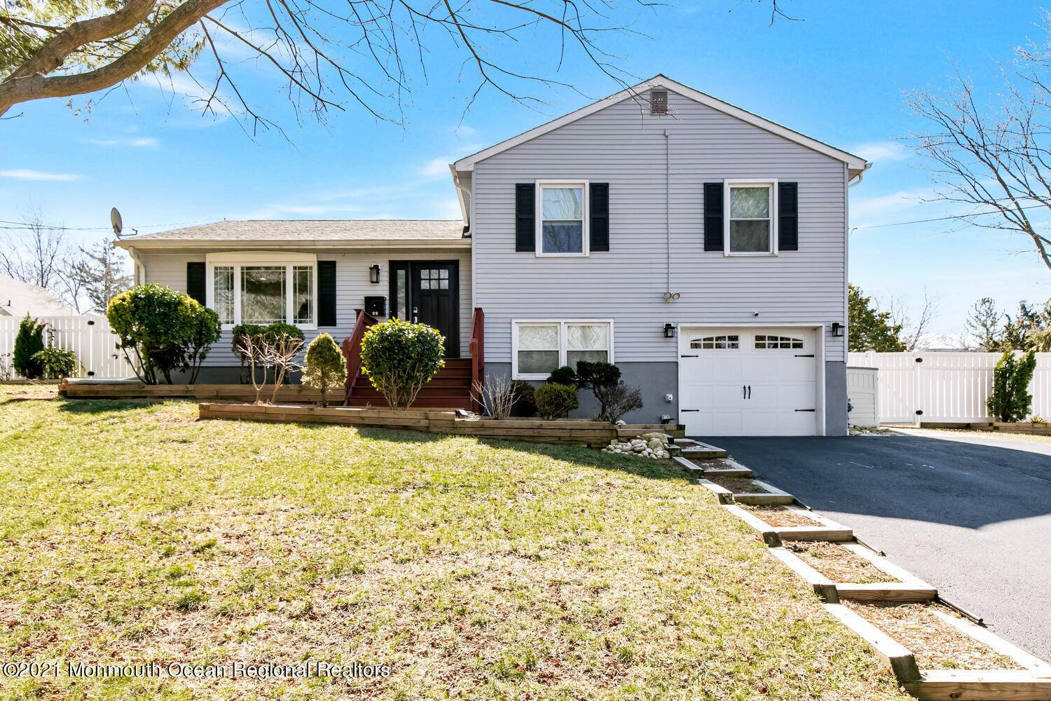 62 Highland Avenue, Leonardo, NJ 07737
