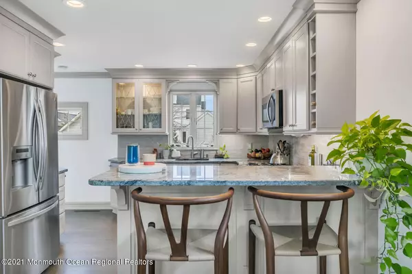 Rumson, NJ 07760,35 Center Street