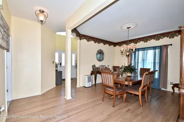 Lanoka Harbor, NJ 08734,805 Bowsprit Point