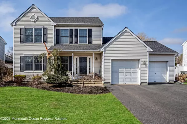 4 Muir Lane, Howell, NJ 07731