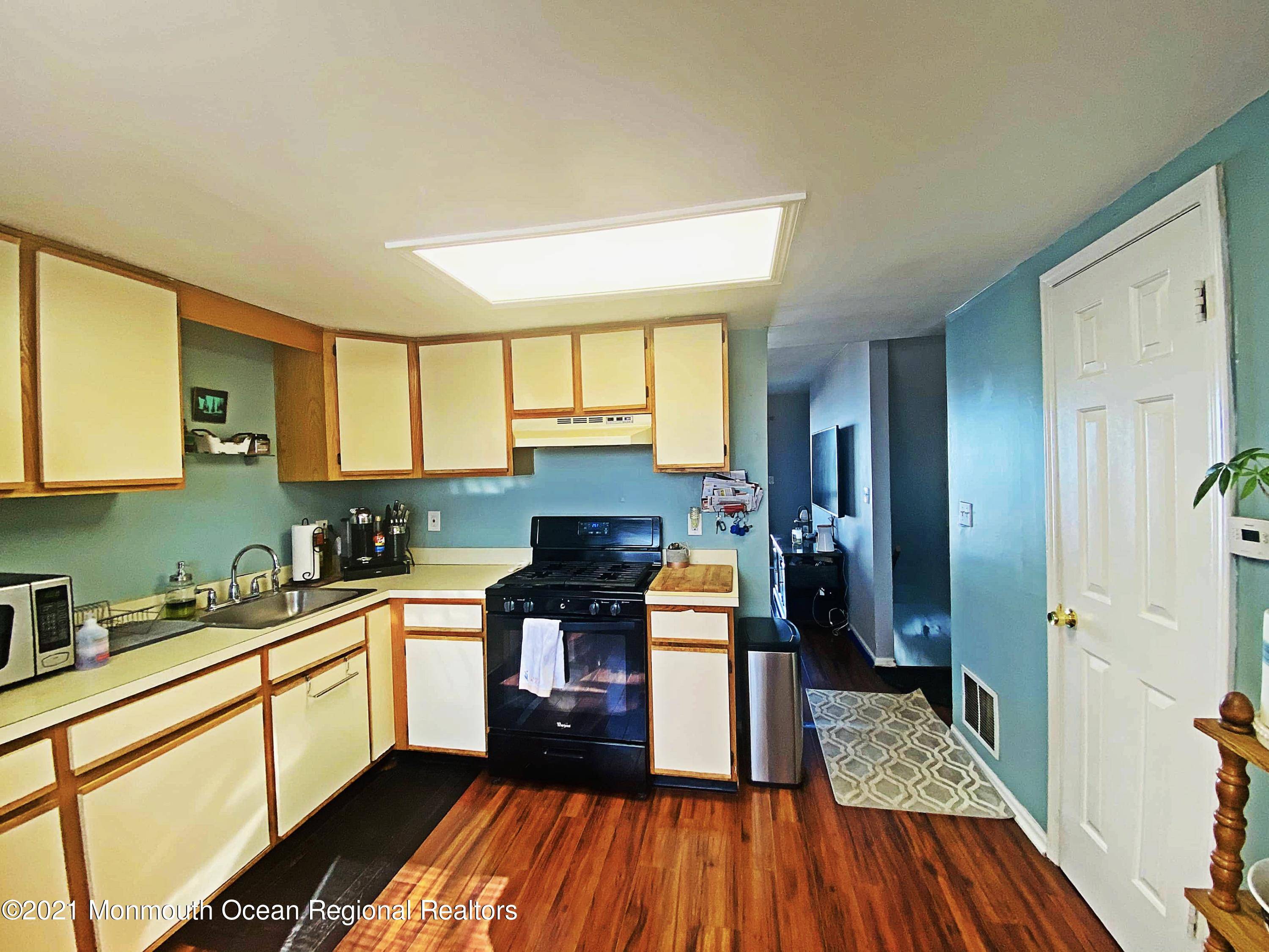 Keansburg, NJ 07734,7 Beachway Avenue #6