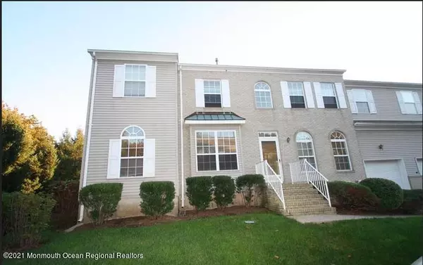 16 Primrose Court, Holmdel, NJ 07733