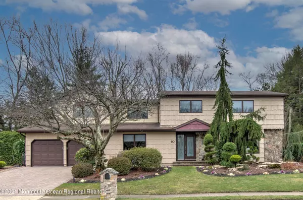 10 Georgian Bay Drive, Morganville, NJ 07751