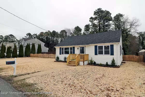 Lanoka Harbor, NJ 08734,421 Forrest Avenue