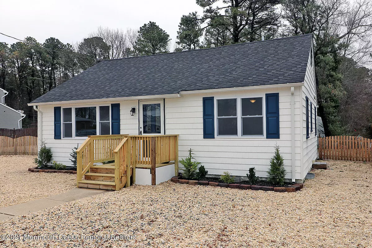 Lanoka Harbor, NJ 08734,421 Forrest Avenue