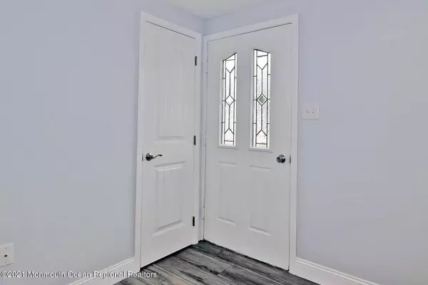 Lanoka Harbor, NJ 08734,421 Forrest Avenue