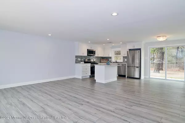 Lanoka Harbor, NJ 08734,421 Forrest Avenue