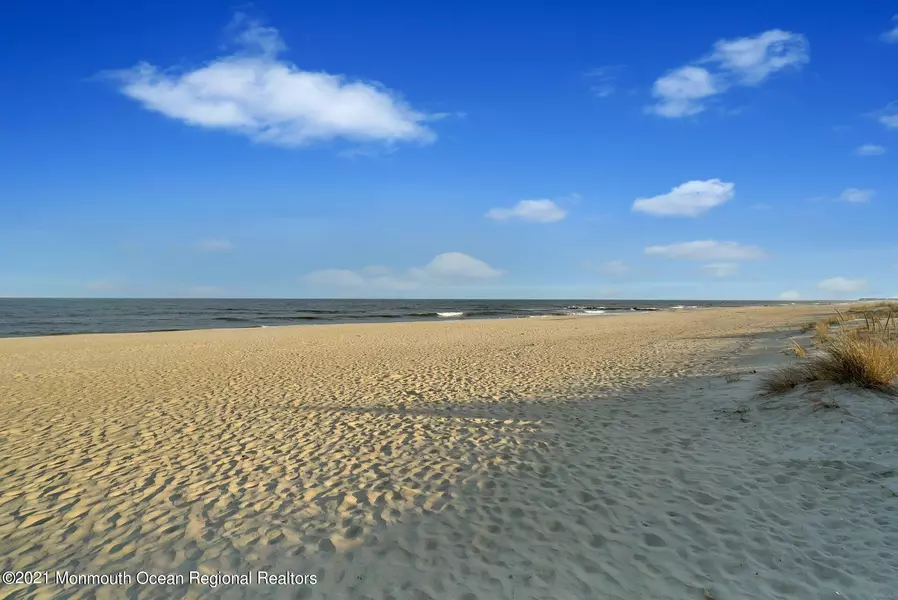 104 Beacon Boulevard, Sea Girt, NJ 08750