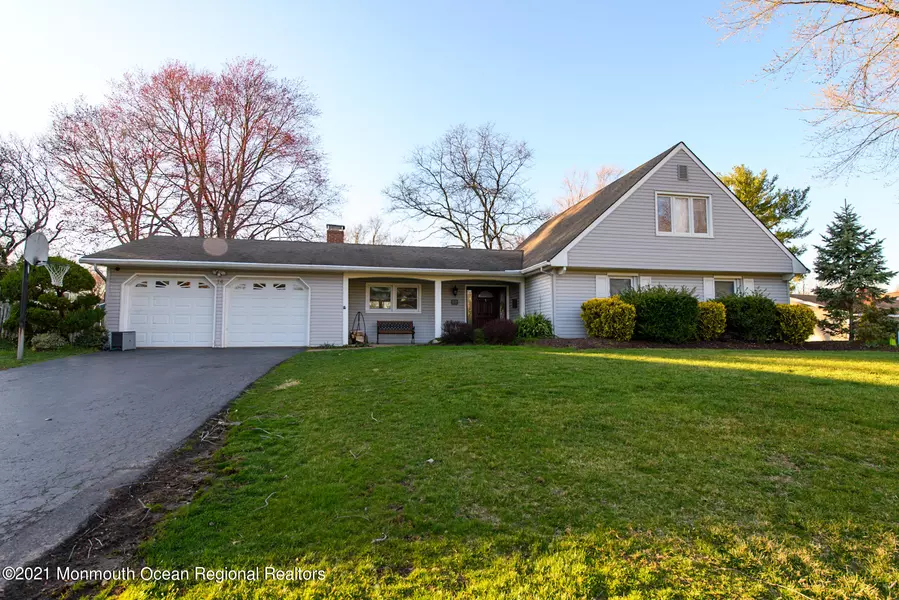 14 Crabtree Road, Matawan, NJ 07747