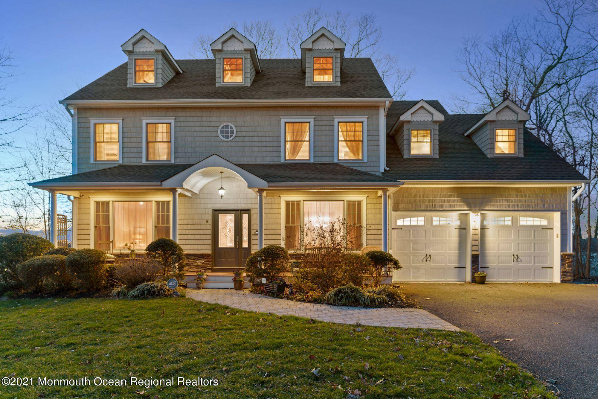 8 Ridgeview Avenue, Middletown, NJ 07748