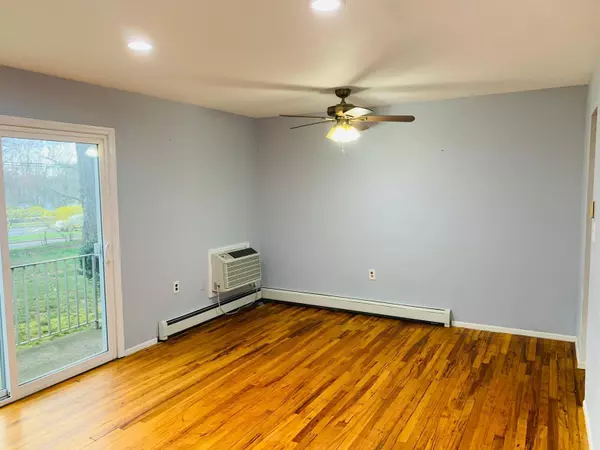 East Brunswick, NJ 08816,400 Cranbury Road #9