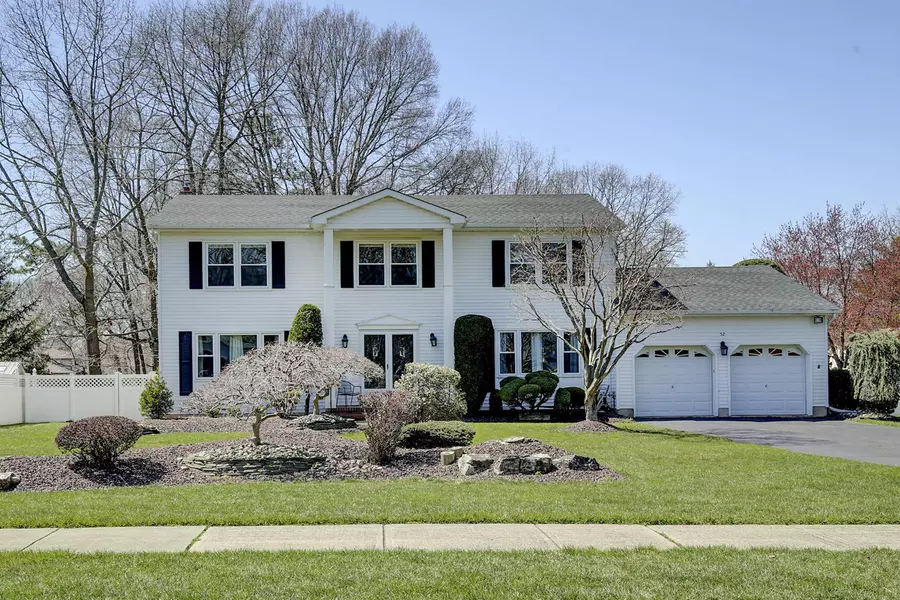 52 Bonnie Drive, Manalapan, NJ 07726