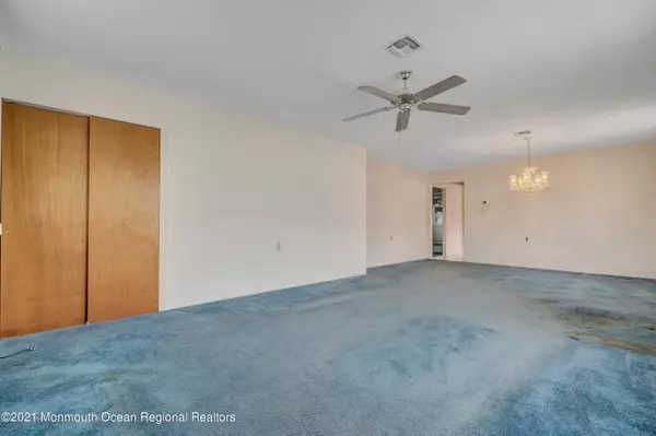 Toms River, NJ 08757,21 Goyave Street