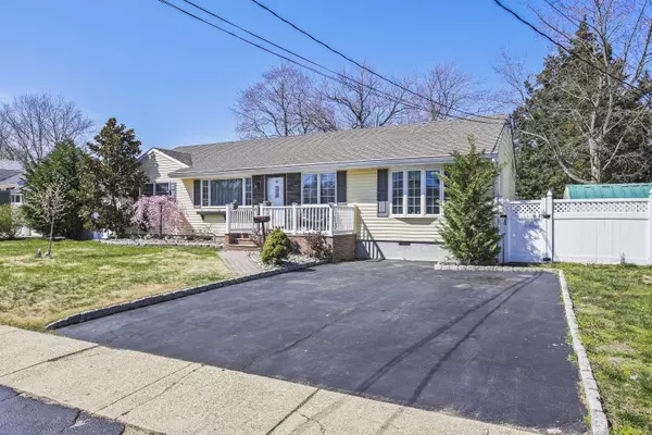 Hazlet, NJ 07730,19 Garden Terrace