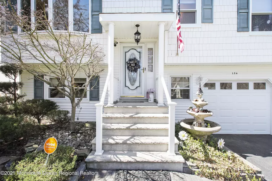 126 11th Street, Belford, NJ 07718