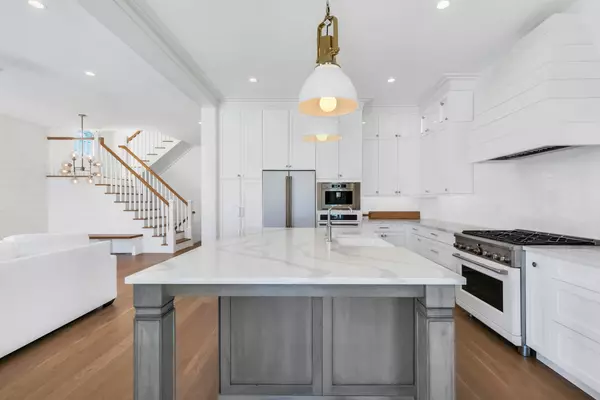 Rumson, NJ 07760,9 Allen Street