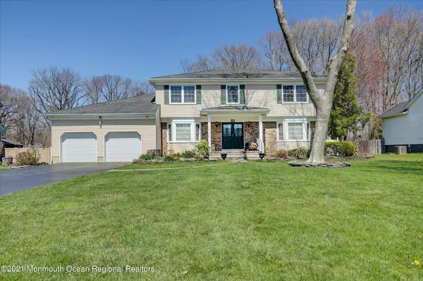 34 Thomas Drive, Manalapan, NJ 07726