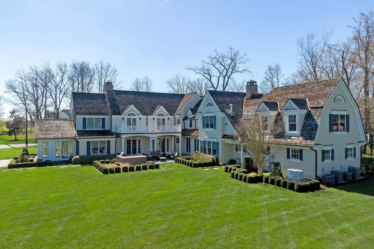 Rumson, NJ 07760,21 Conover Lane