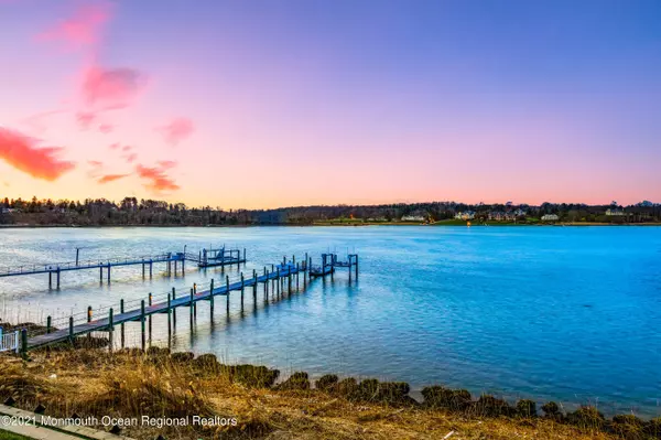 Fair Haven, NJ 07704,28 Holly Lane