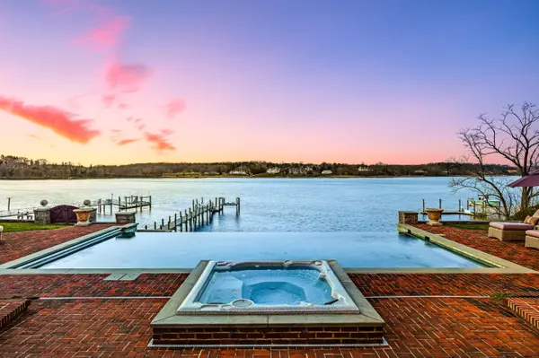 Fair Haven, NJ 07704,28 Holly Lane