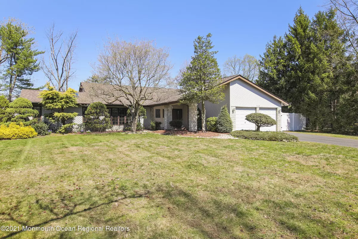 Matawan, NJ 07747,106 Vermont Court