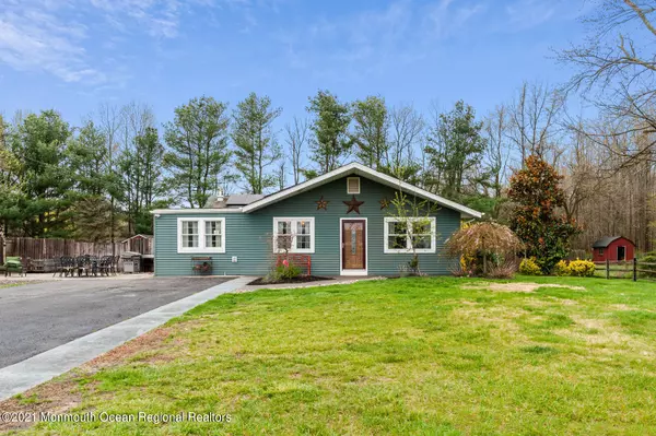 27 Applegate Lane, New Egypt, NJ 08533