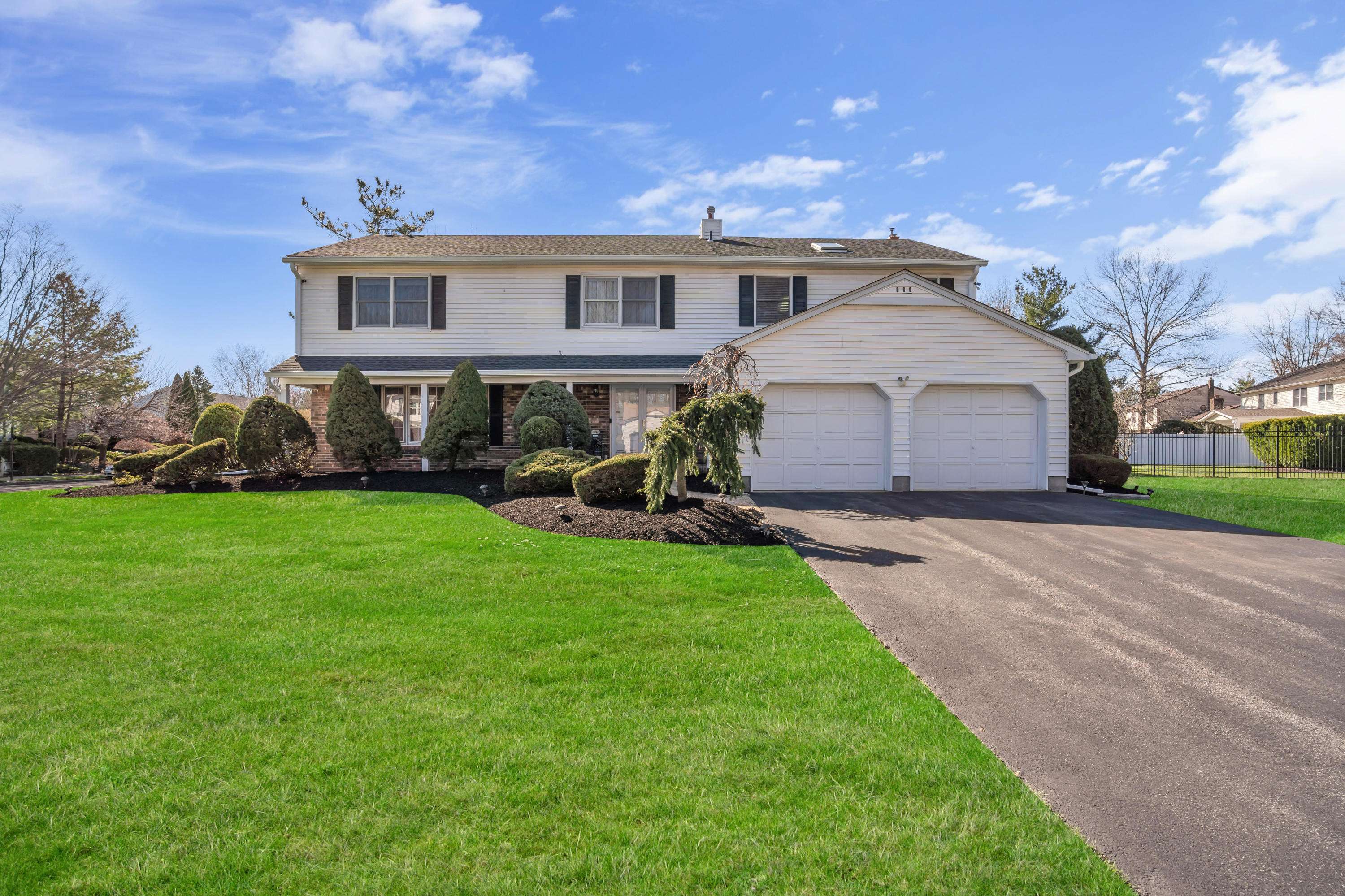 25 Pine Ridge Drive, Edison, NJ 08820
