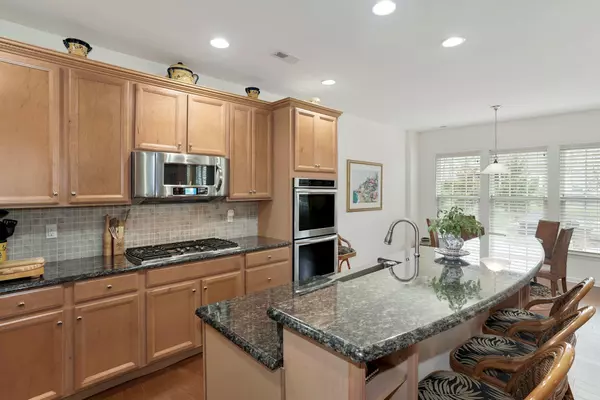 Farmingdale, NJ 07727,160 W Renaissance Boulevard