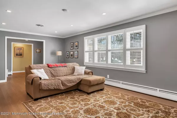 Little Silver, NJ 07739,407 Rumson Road