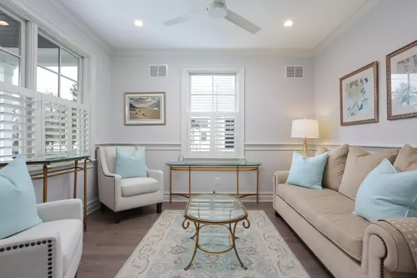 Rumson, NJ 07760,28 Holly Street