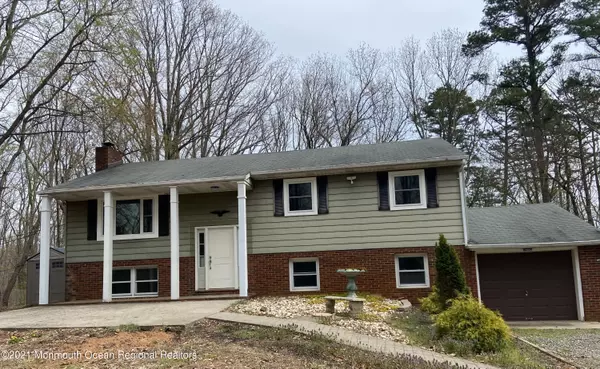 33 Sanders Lane, Cream Ridge, NJ 08514