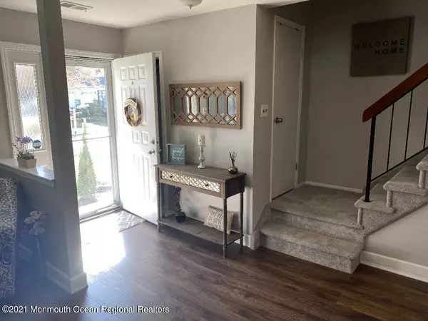 North Brunswick, NJ 08902,10 Aspen Drive