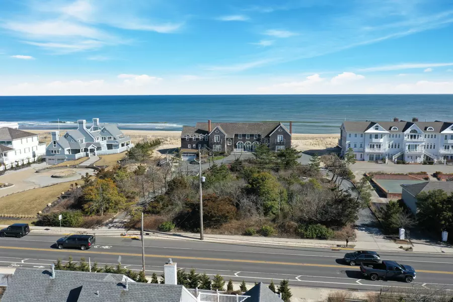 1067 Ocean Avenue, Mantoloking, NJ 08738