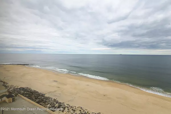 Monmouth Beach, NJ 07750,55 Ocean Avenue #10C