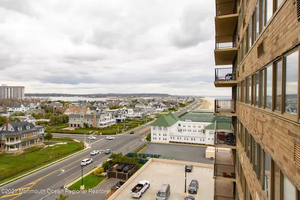 Monmouth Beach, NJ 07750,55 Ocean Avenue #8D