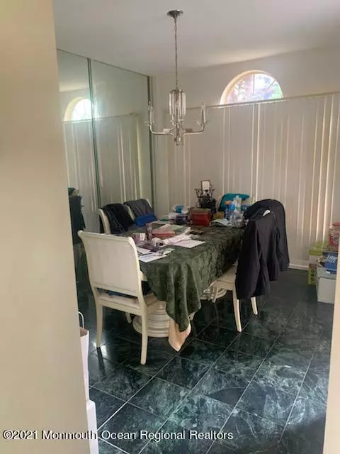 Manalapan, NJ 07726,56 Taylors Mills Road