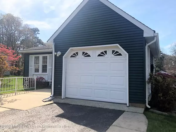 Whiting, NJ 08759,1 Greenleaf Street #51