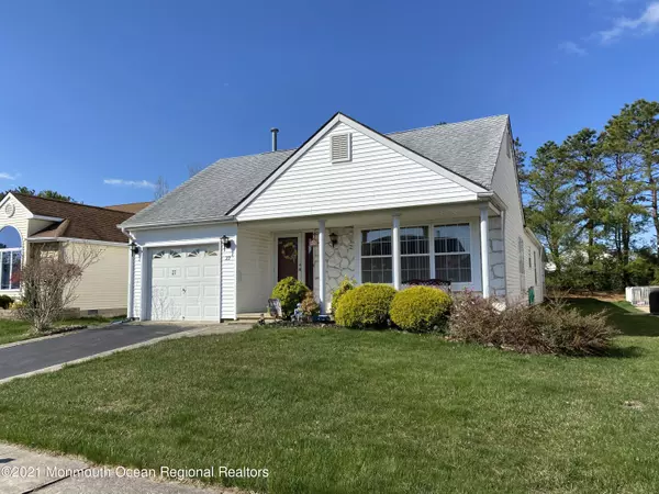 27 Trent Drive, Toms River, NJ 08757