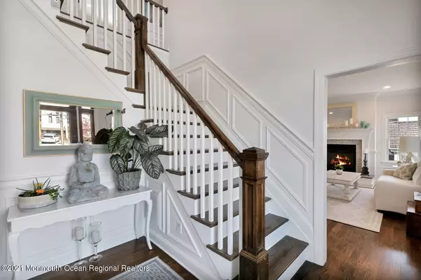 Rumson, NJ 07760,7 Warren Street