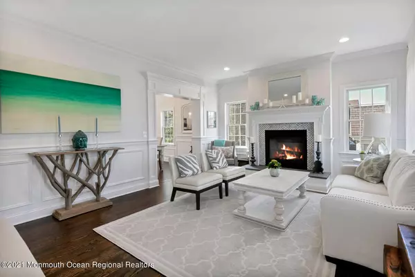 Rumson, NJ 07760,7 Warren Street