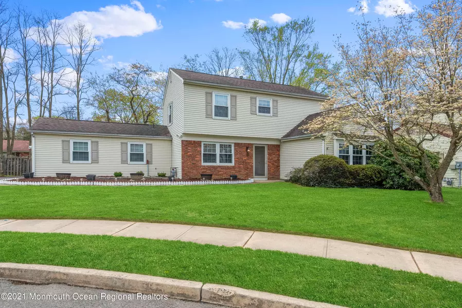 9 Elm Place, Matawan, NJ 07747