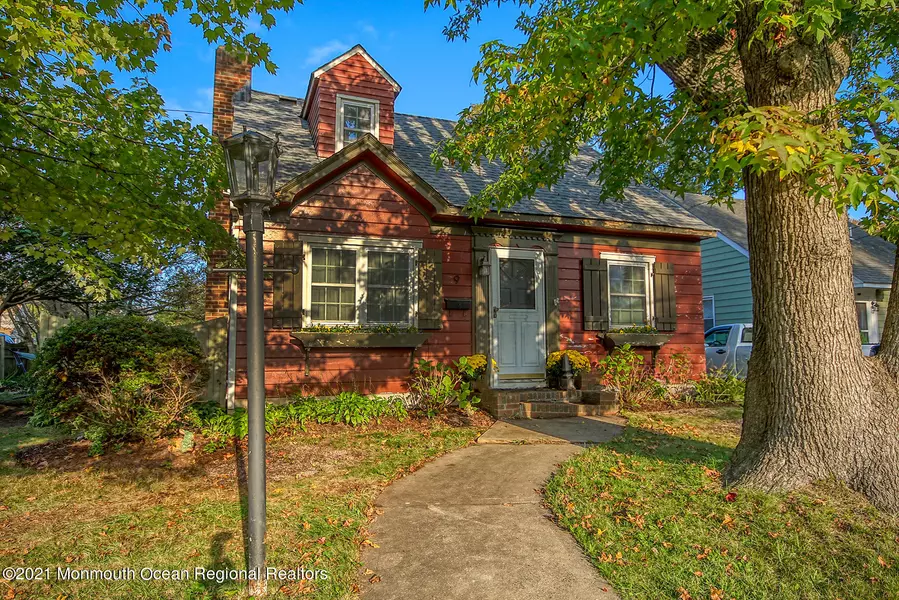 9 Ocean Boulevard, Keyport, NJ 07735