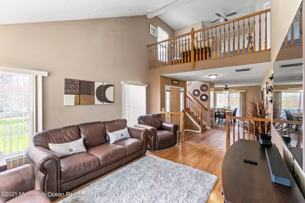 2207 Grassy Hollow Drive, Toms River, NJ 08755