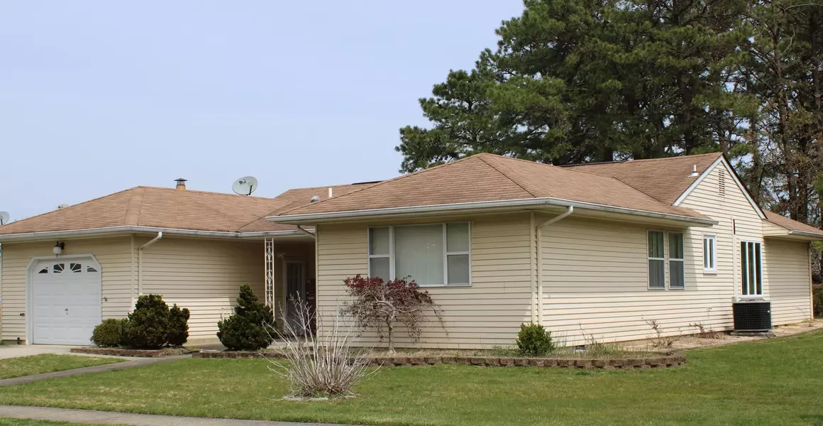17 Paradise Boulevard, Toms River, NJ 08757