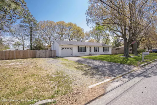 Lanoka Harbor, NJ 08734,757 Birch Road